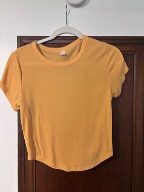 Old Navy go dry Women’s Short Sleeve Ribbed Tee in orange